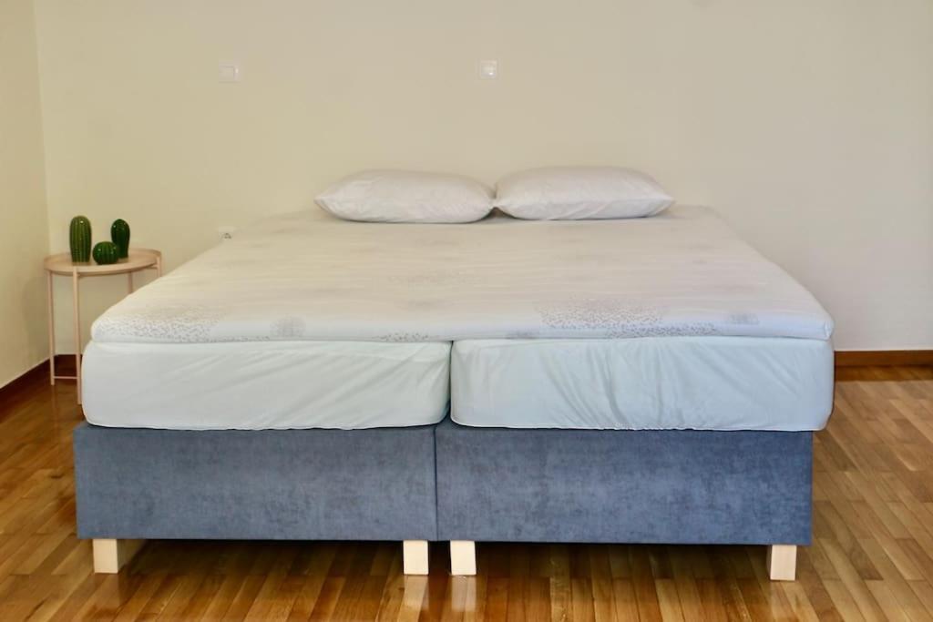 Glyfada Path Of Poets Apartment *
