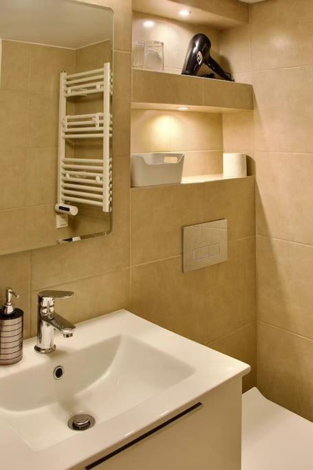 Apartment Glyfada Path Of Poets